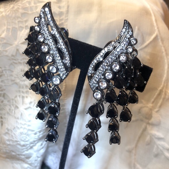 NWOT Gorgeous Black Spinel & White Sapphire Earrings- SOLD ON ANOTHER WEBSITE - Picture 2 of 6